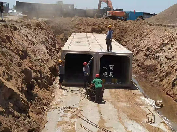 湖北恩施市政道路電力綜合管廊模具施工案例分析